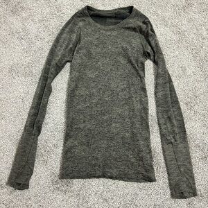 Lululemon Swiftly Tech 2.0 long sleeve shirt, full length. Size 4